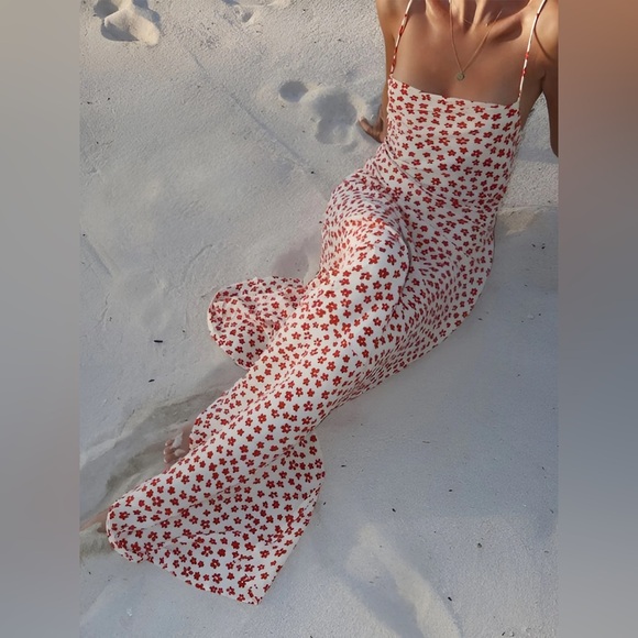 Commense Dresses & Skirts - NWT Red & White Strappy Floral Print Crisscross Flowy Long Maxi Sundress